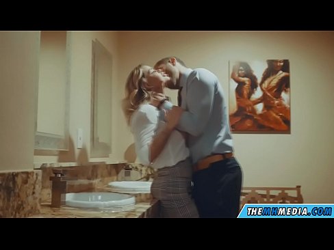 ❤️ 當一個豐滿的金發女郎在公共廁所引誘你時 ️ 自製色情 在 zh-tw.xxxnd.ru